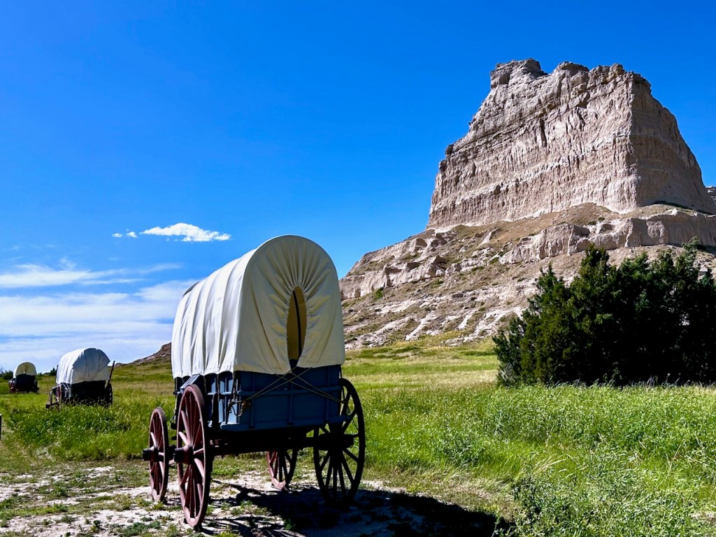 Covered wagons at Scotts Bluff